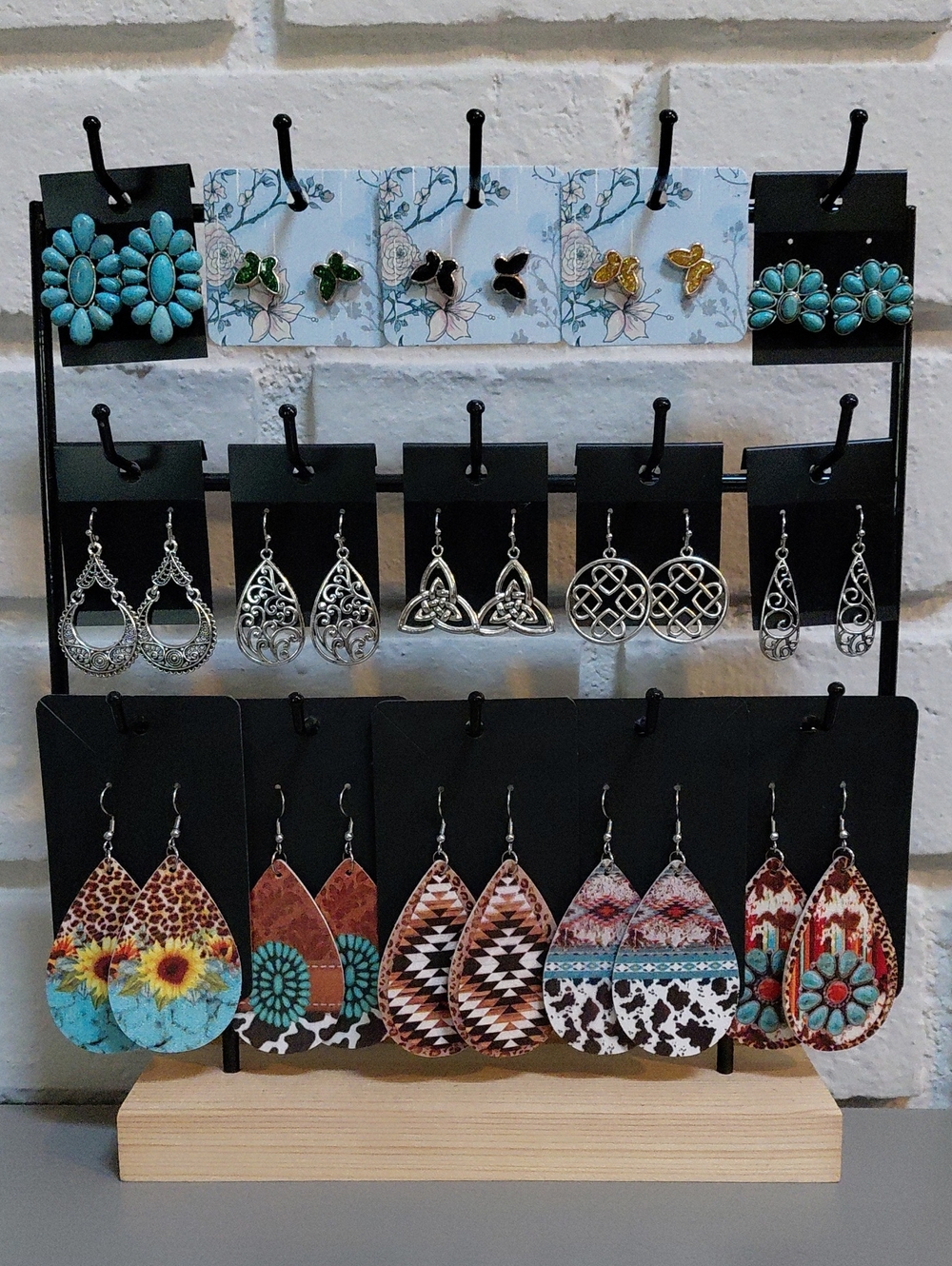 GIFT CHOICES! ๐ YOU GET TO PICK A THANK YOU GIFT FOR EVERY PURCHASE! FUN! ๐ - Picture 3 of 16